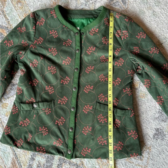 Cottage core suede green embroidered floral jacket size S with butterfly buttons - Picture 6 of 10